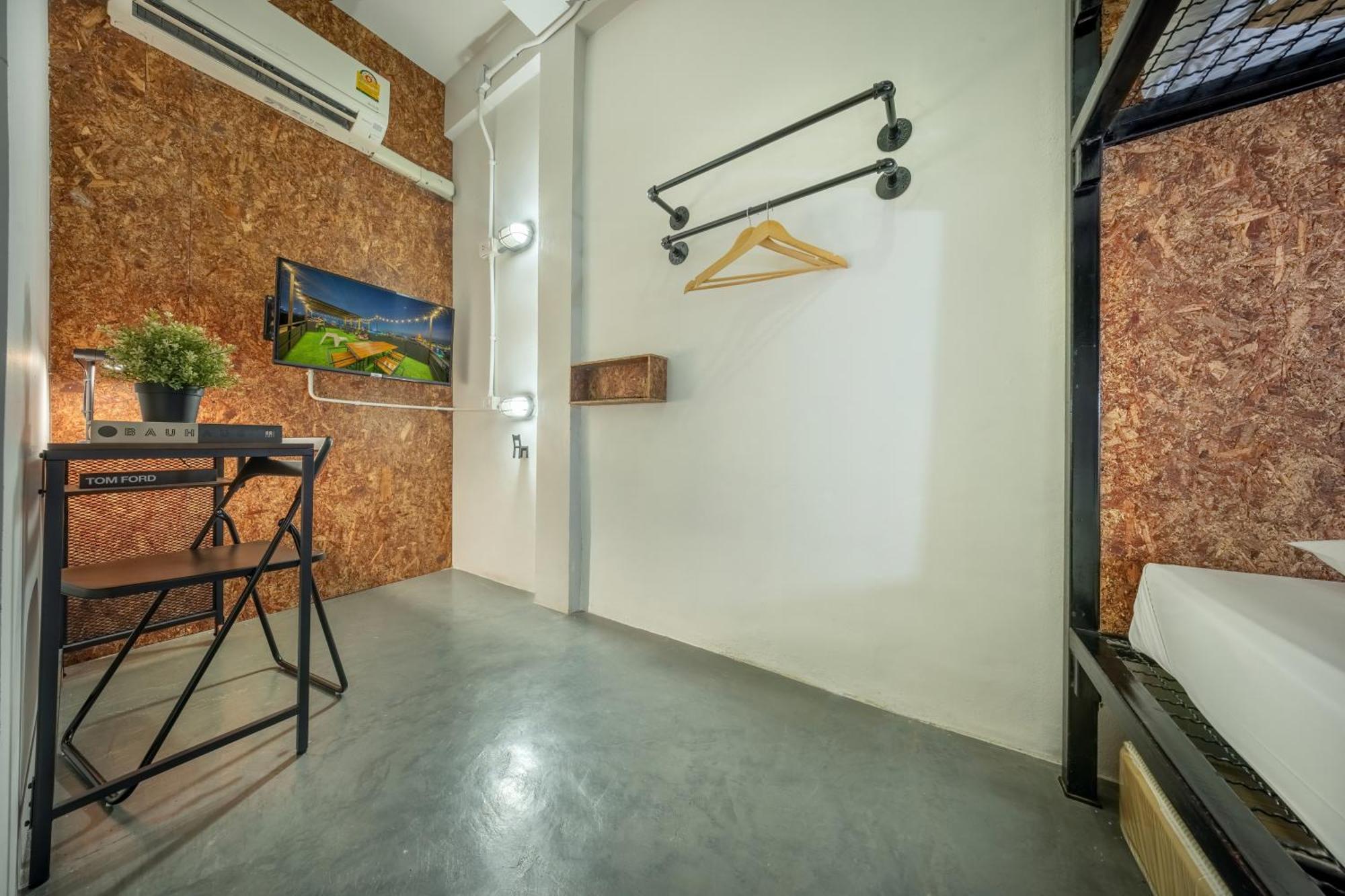 RALPH Bangkok Hostel Bagian luar foto