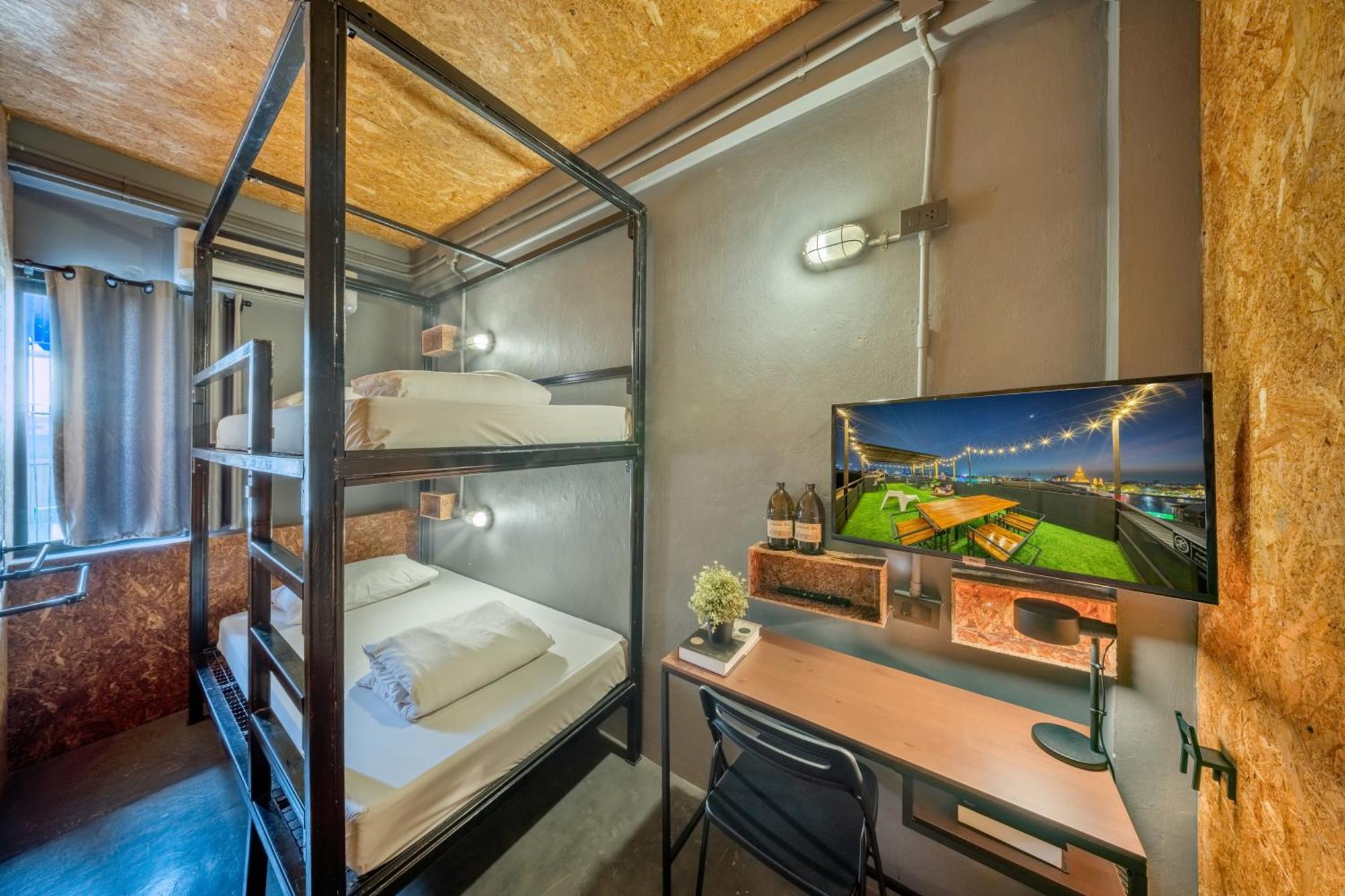 RALPH Bangkok Hostel Bagian luar foto