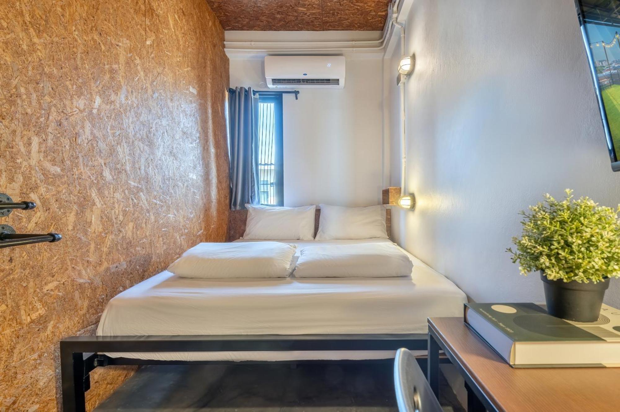 RALPH Bangkok Hostel Bagian luar foto