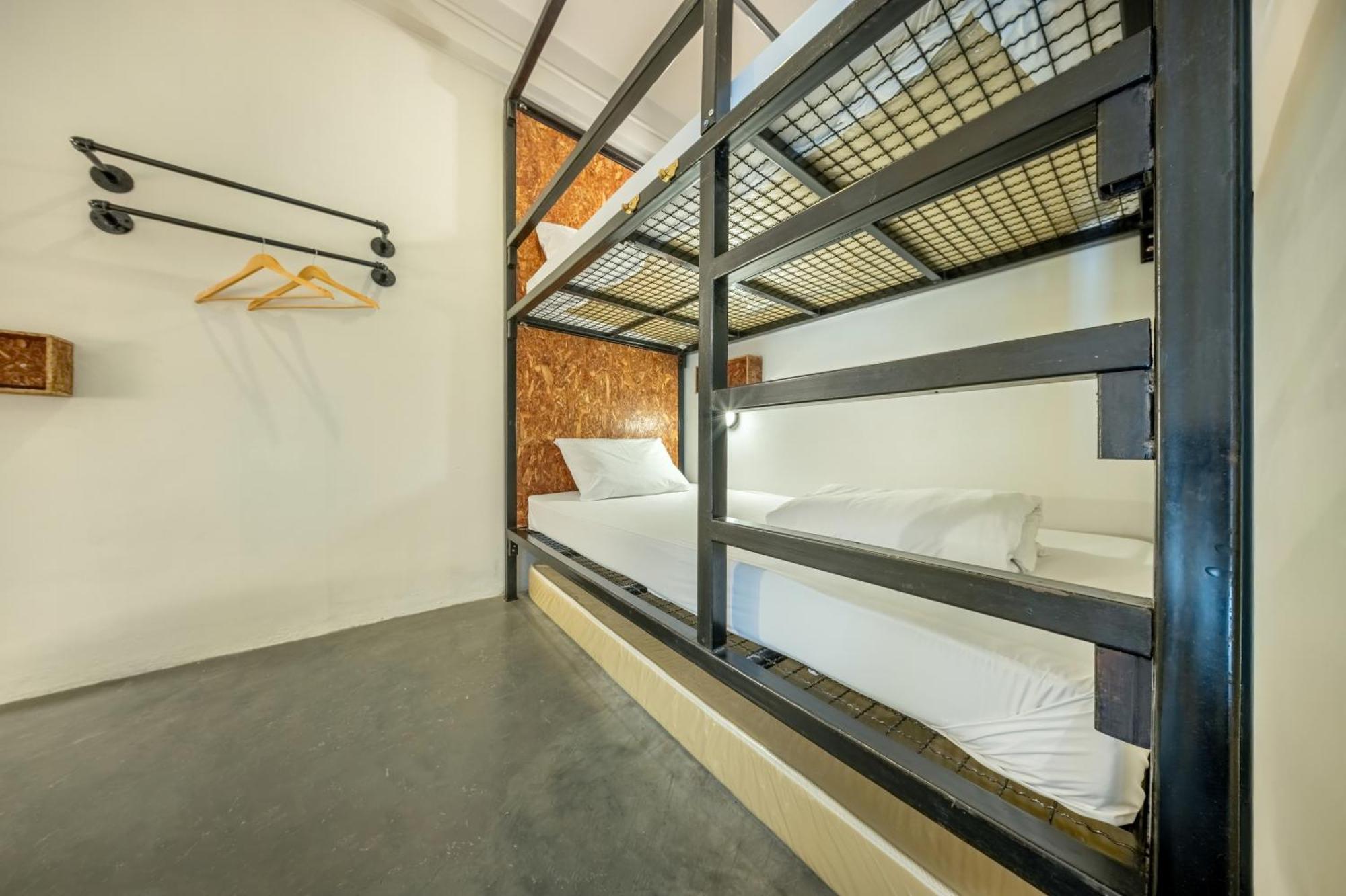 RALPH Bangkok Hostel Bagian luar foto