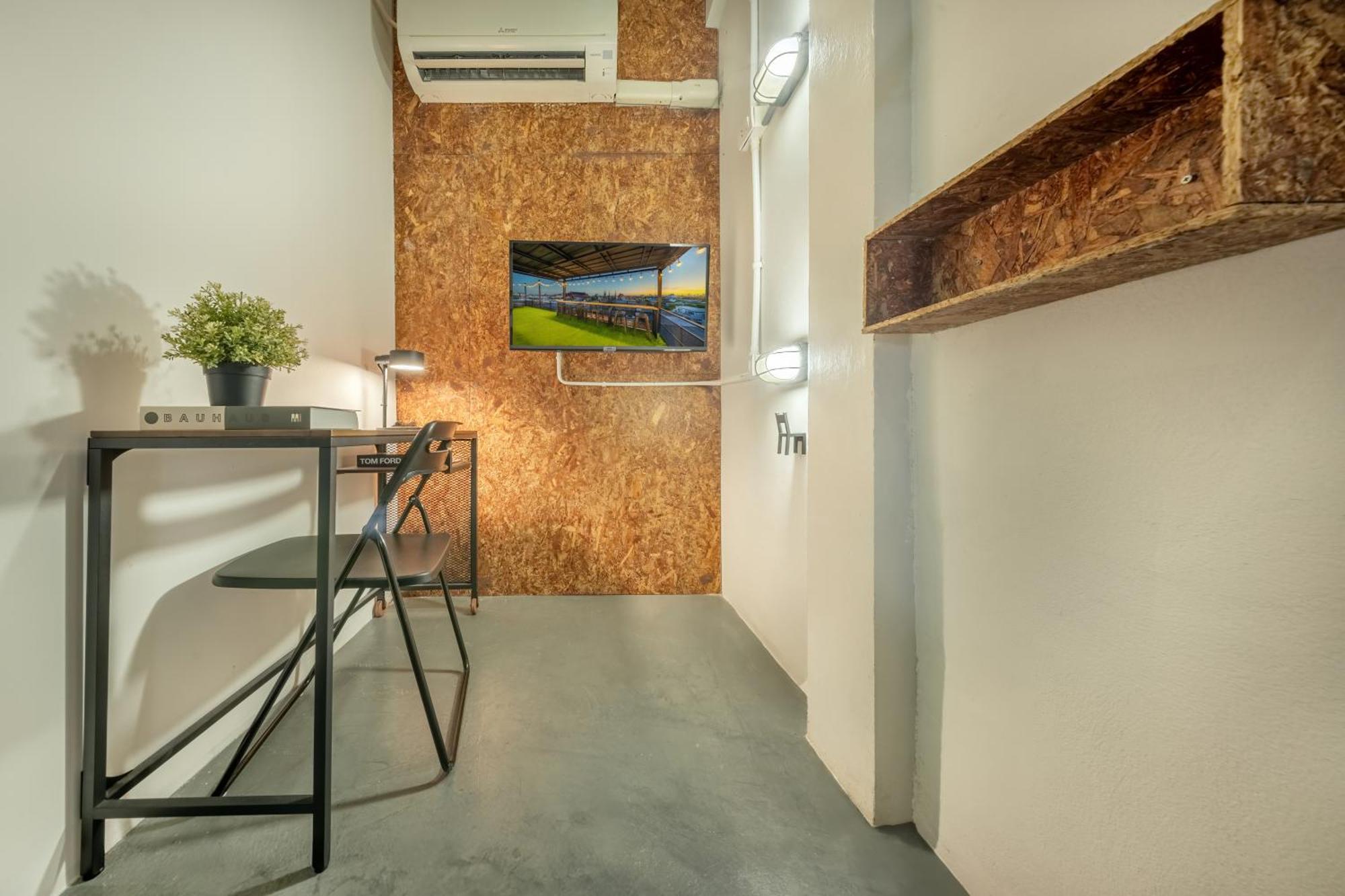 RALPH Bangkok Hostel Bagian luar foto