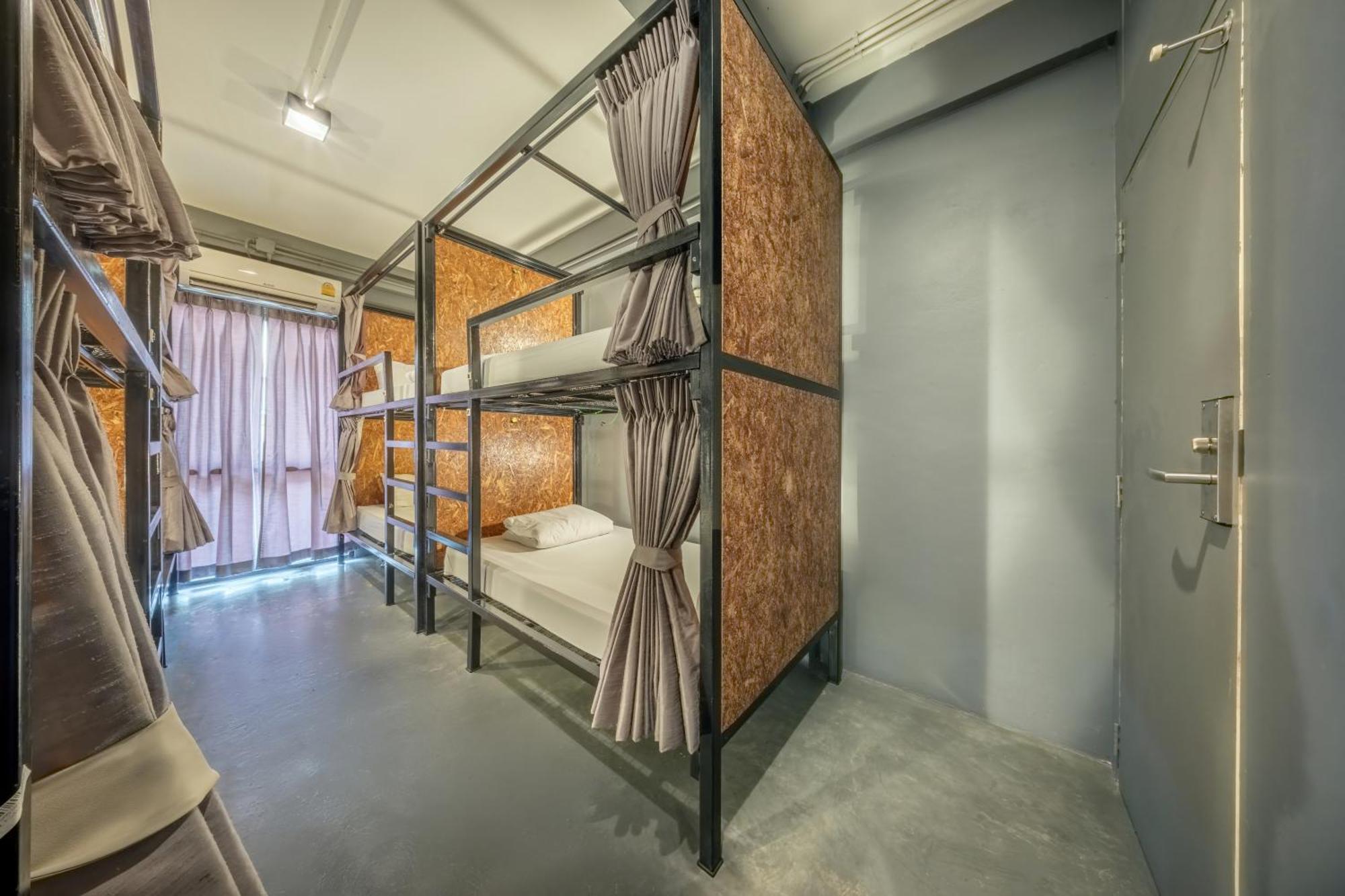 RALPH Bangkok Hostel Bagian luar foto