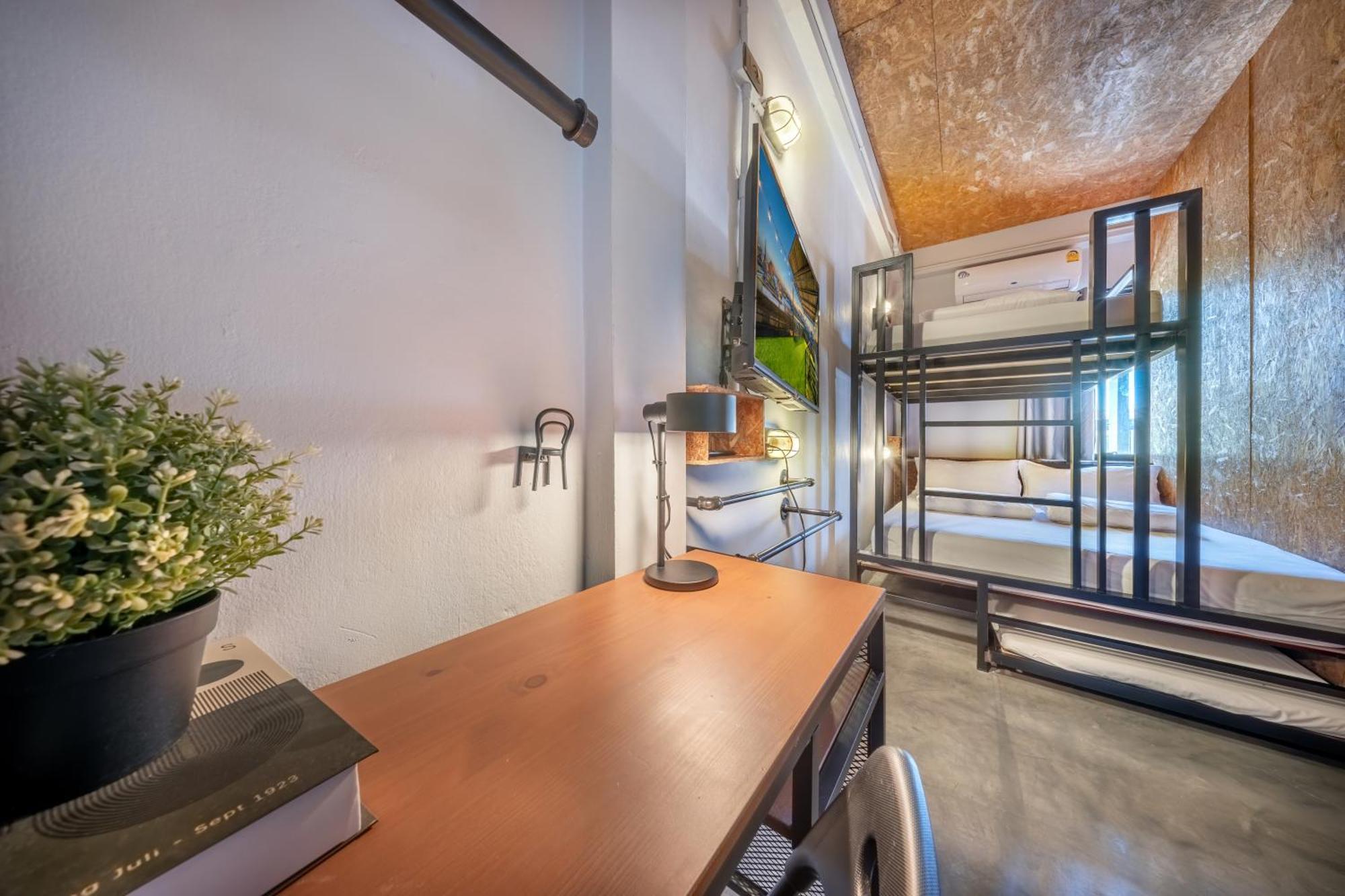 RALPH Bangkok Hostel Bagian luar foto